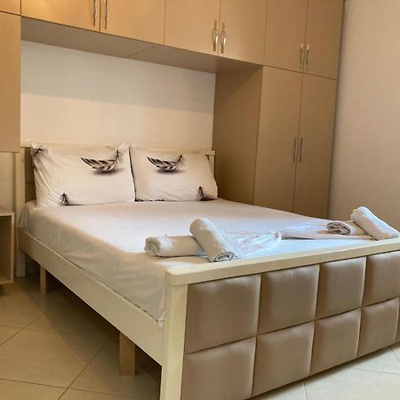Hergi Apartament فلورا المظهر الخارجي الصورة